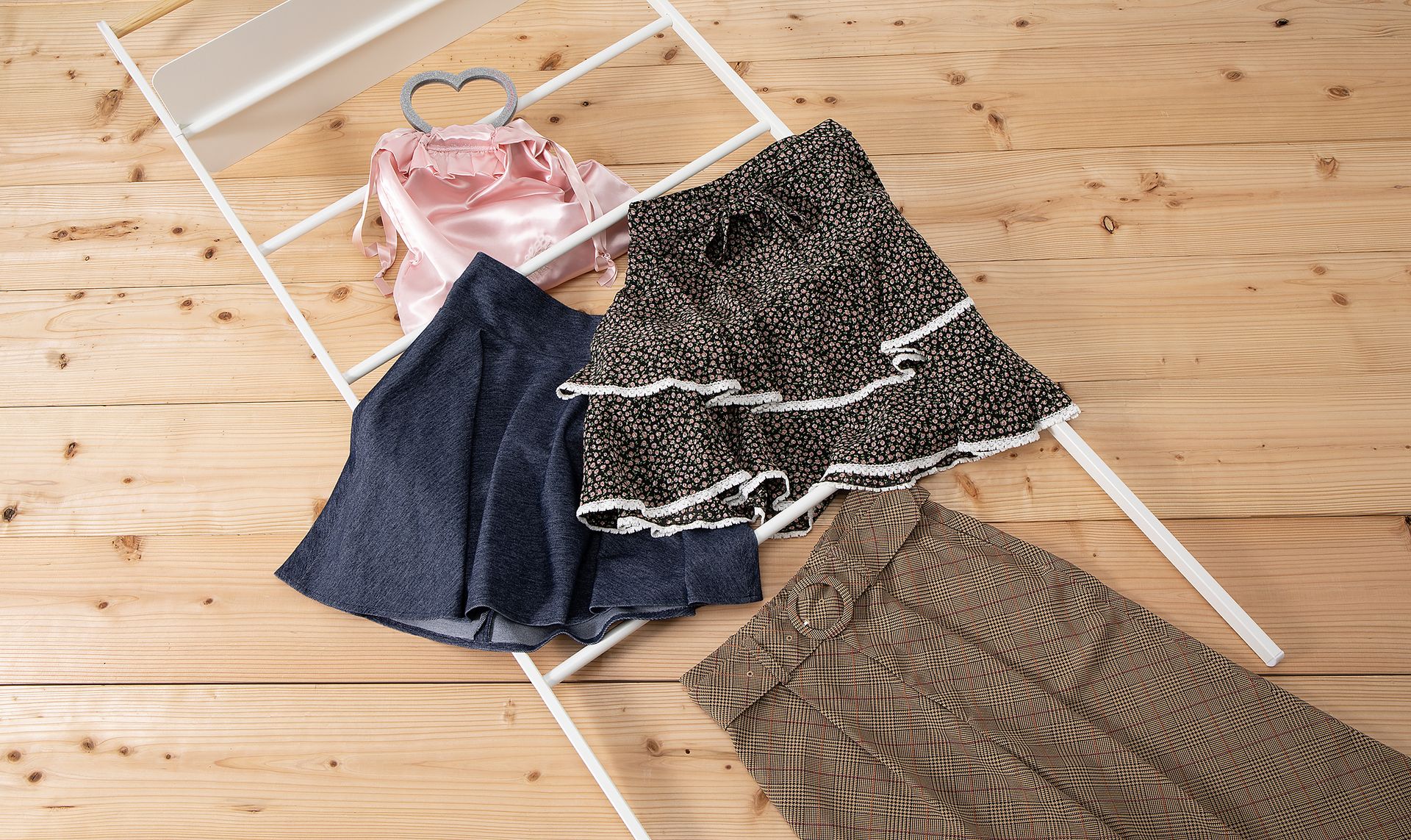 PINK HOUSE CHELSEA BOTTOMS & GOODS