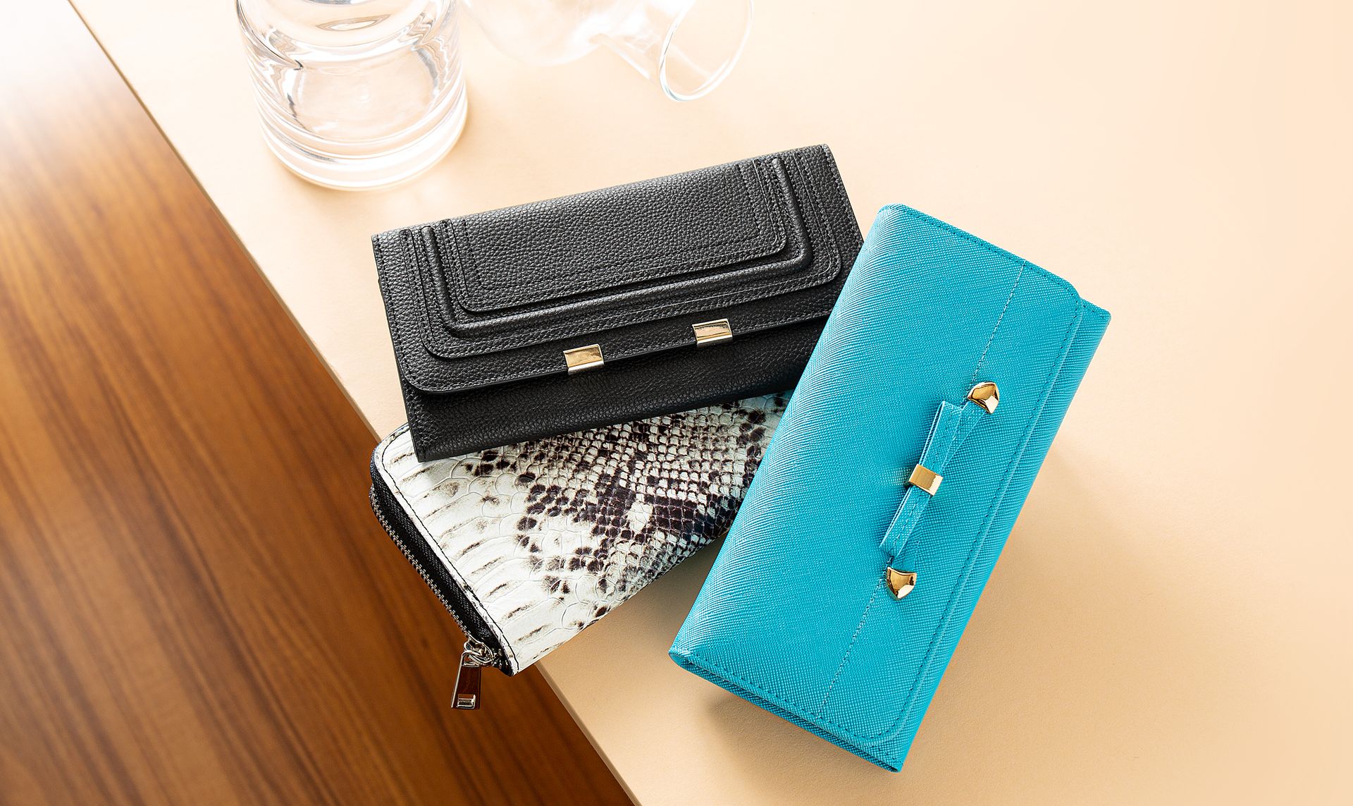 Nicole Van Dyke＆WALLET