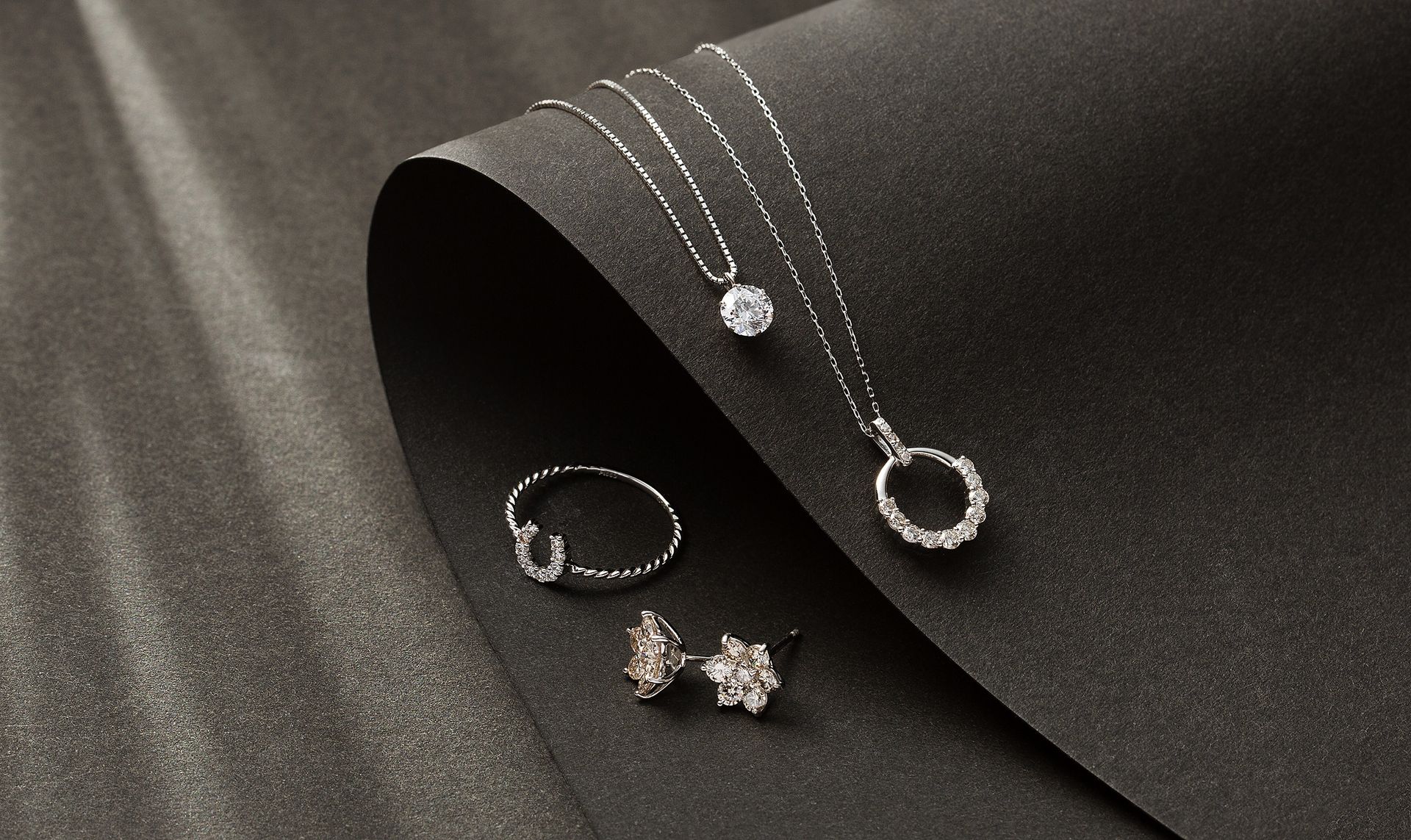 Premium diamond jewels collection