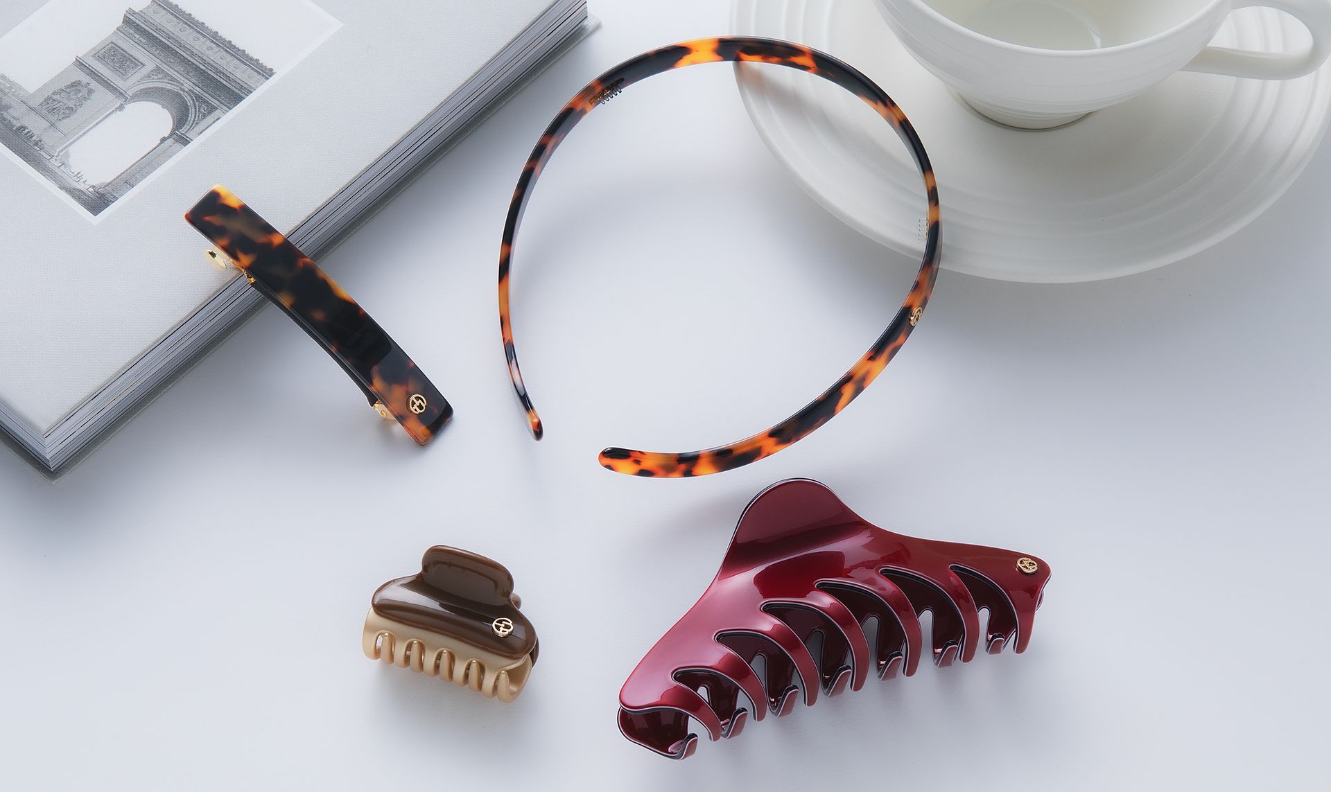 EVITA PERONI / PEARLOUNGE