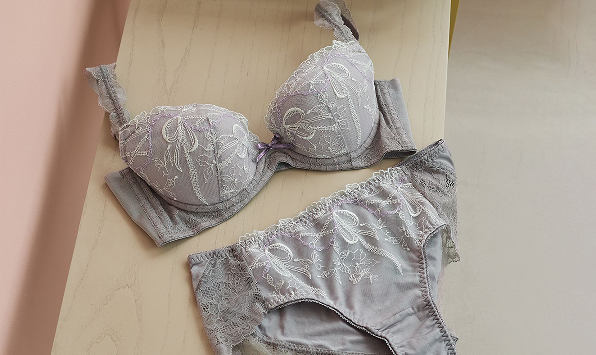 AMO STYLE by Triumph　ブラジャー＆ショーツセット