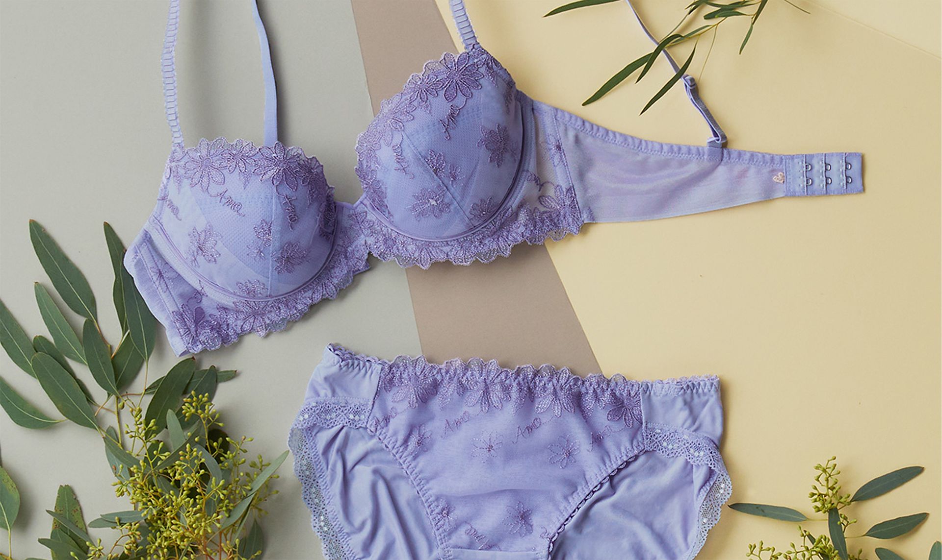 AMO STYLE by Triumph　ブラジャー＆ショーツセット