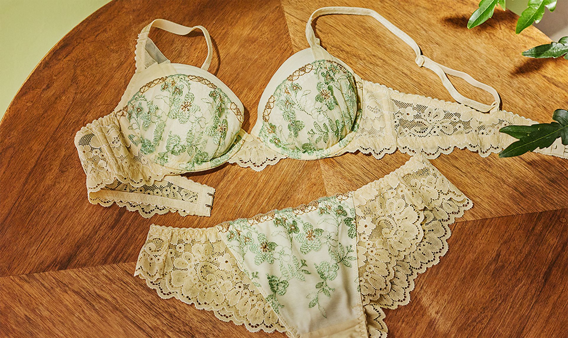 AMO STYLE by Triumph　ブラジャー＆ショーツセット