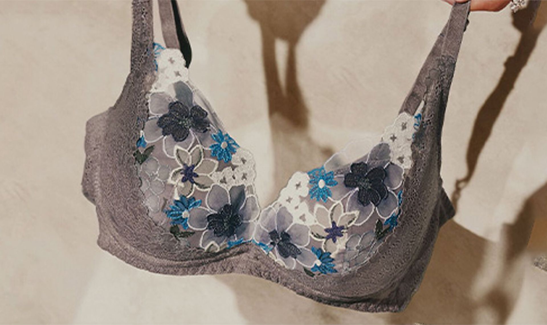 Triumph : 天使のブラ・恋するブラ